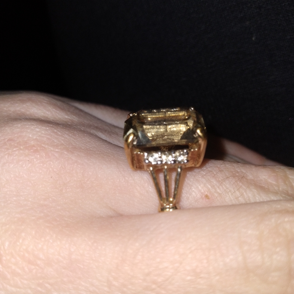 Brown glass ring